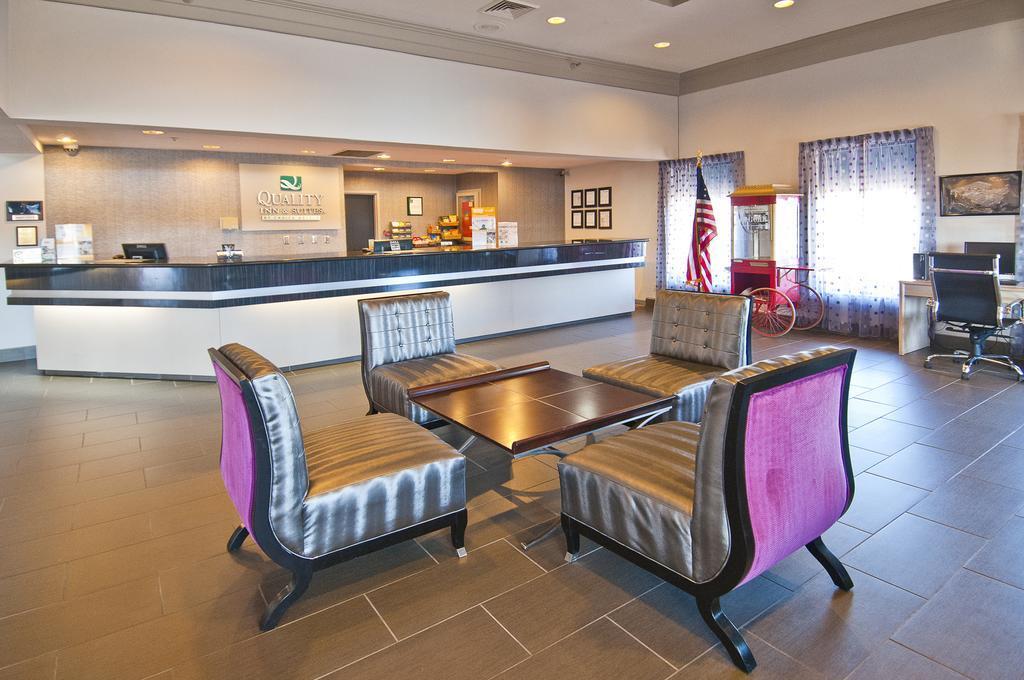 Quality Inn & Suites At Airport Blvd I-65 Mobile Eksteriør billede