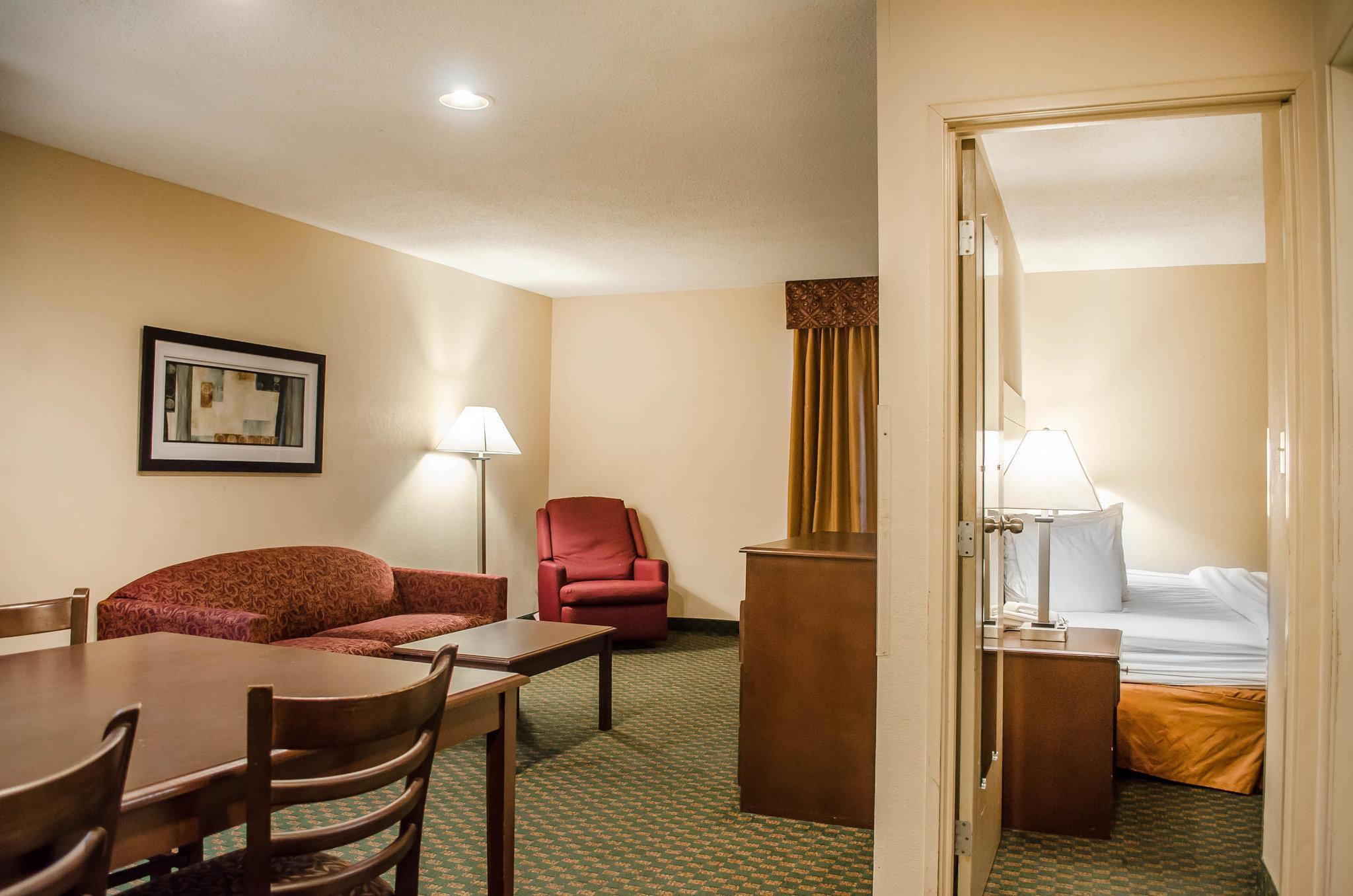 Quality Inn & Suites At Airport Blvd I-65 Mobile Eksteriør billede