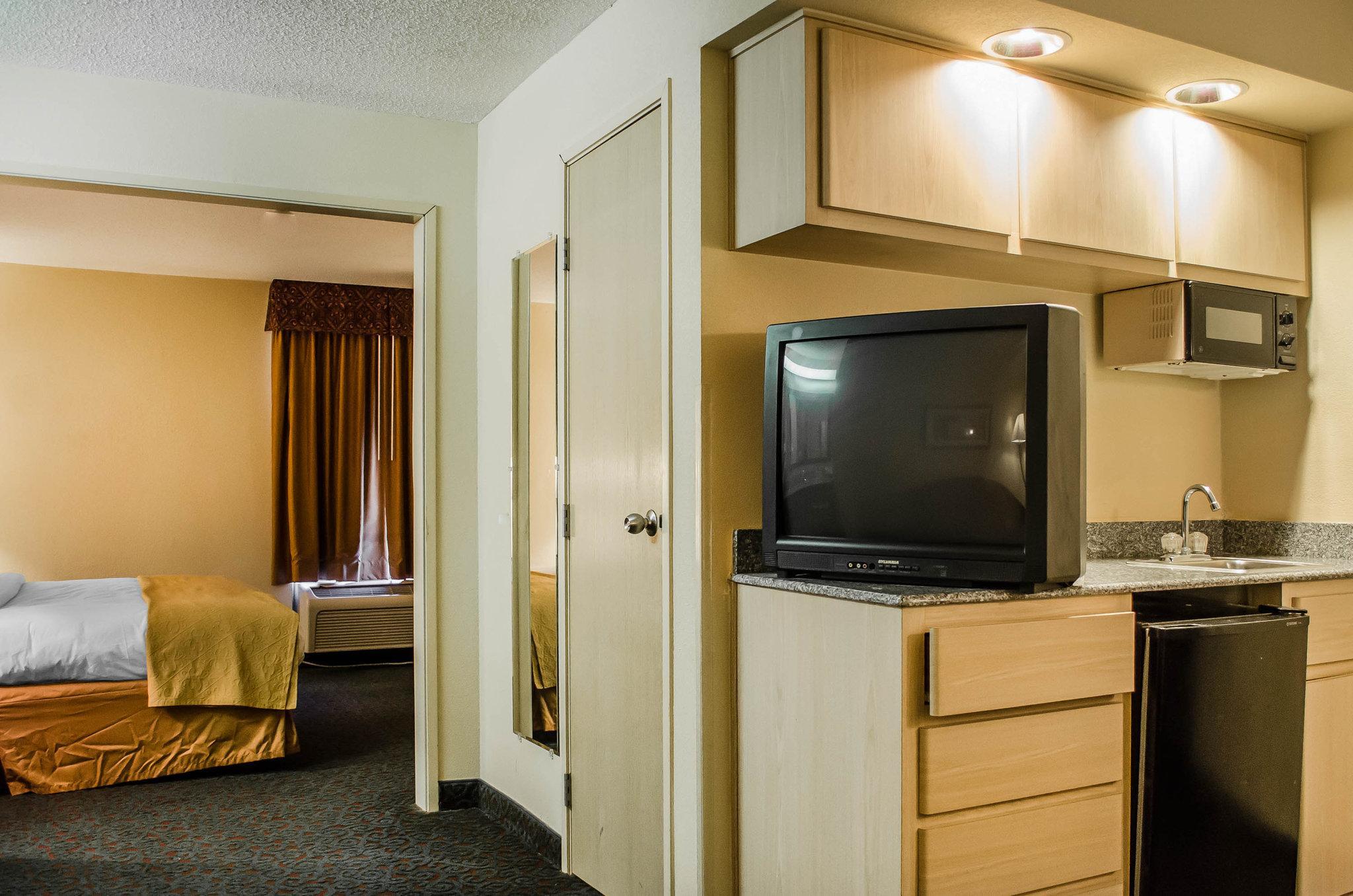 Quality Inn & Suites At Airport Blvd I-65 Mobile Eksteriør billede