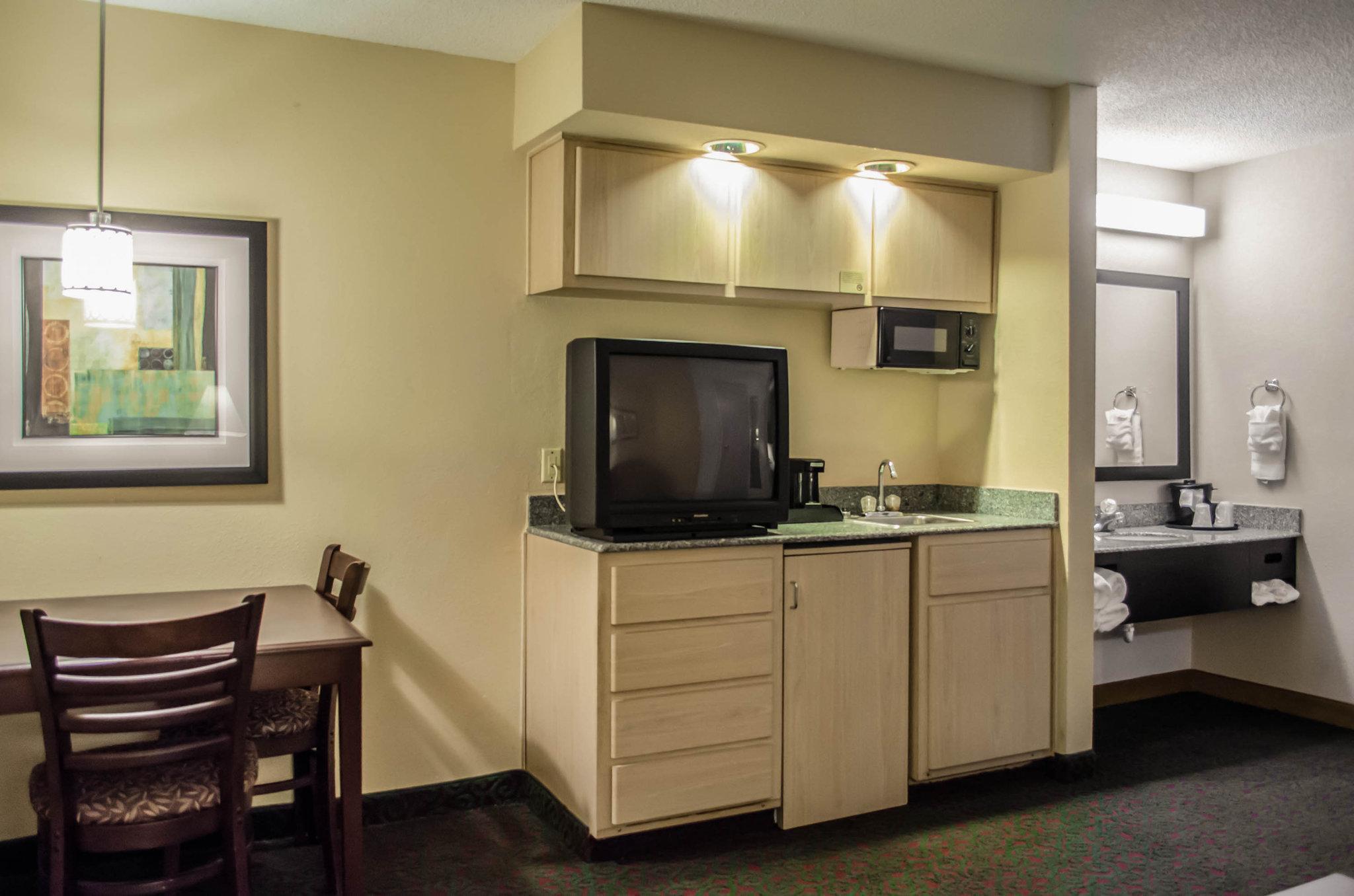 Quality Inn & Suites At Airport Blvd I-65 Mobile Eksteriør billede