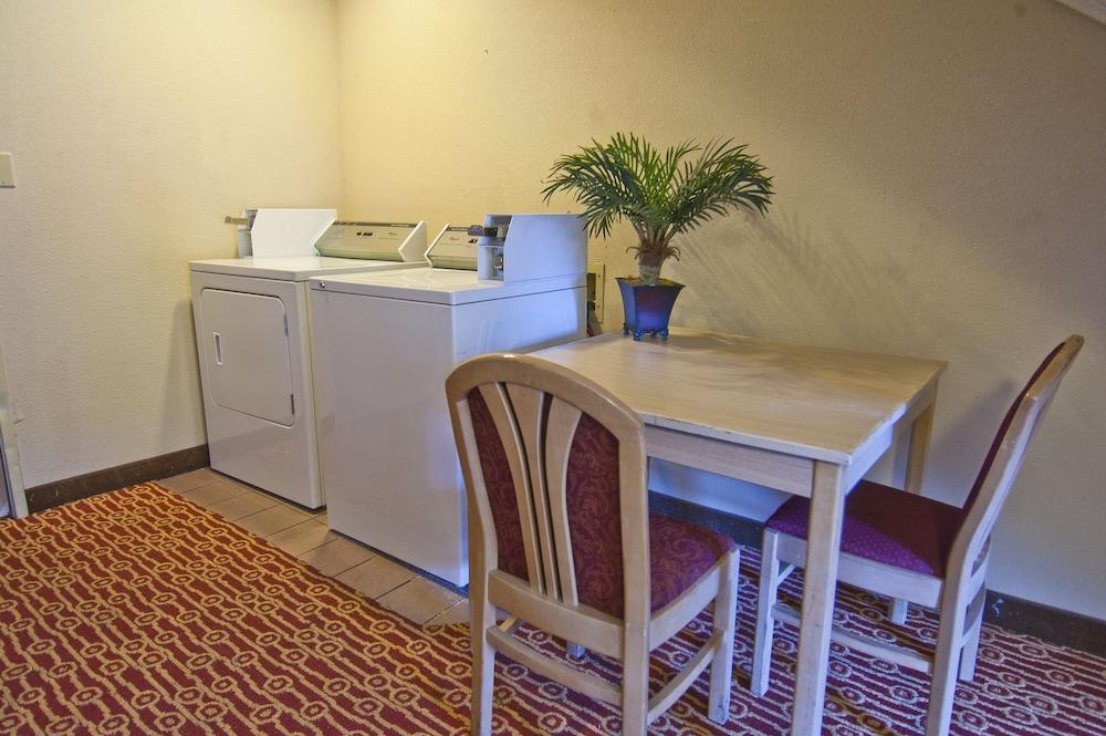 Quality Inn & Suites At Airport Blvd I-65 Mobile Eksteriør billede