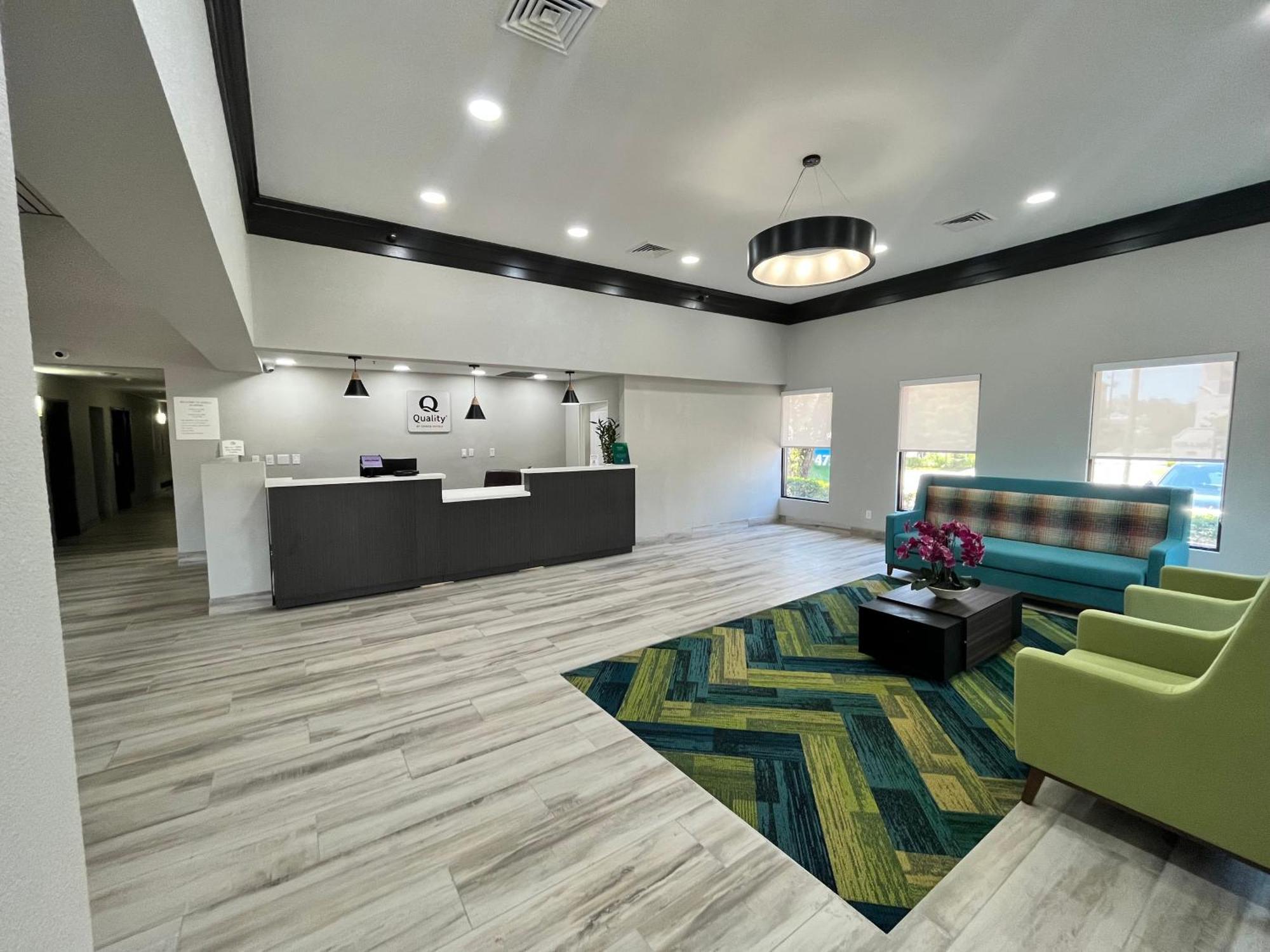 Quality Inn & Suites At Airport Blvd I-65 Mobile Eksteriør billede