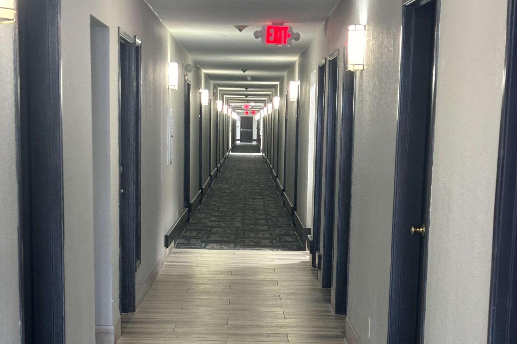 Quality Inn & Suites At Airport Blvd I-65 Mobile Eksteriør billede