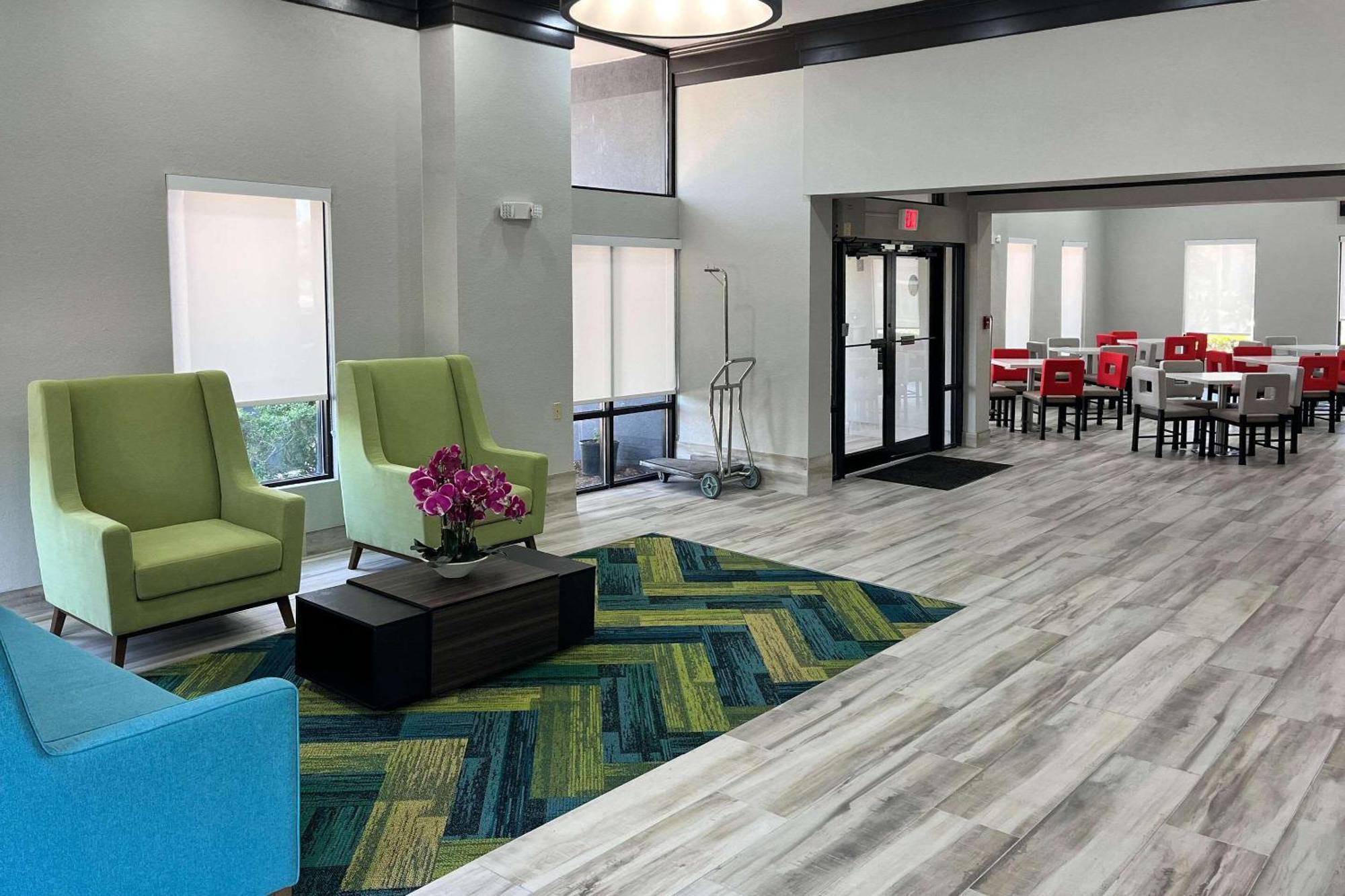 Quality Inn & Suites At Airport Blvd I-65 Mobile Eksteriør billede