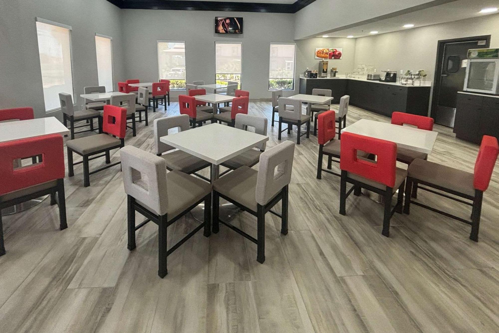 Quality Inn & Suites At Airport Blvd I-65 Mobile Eksteriør billede