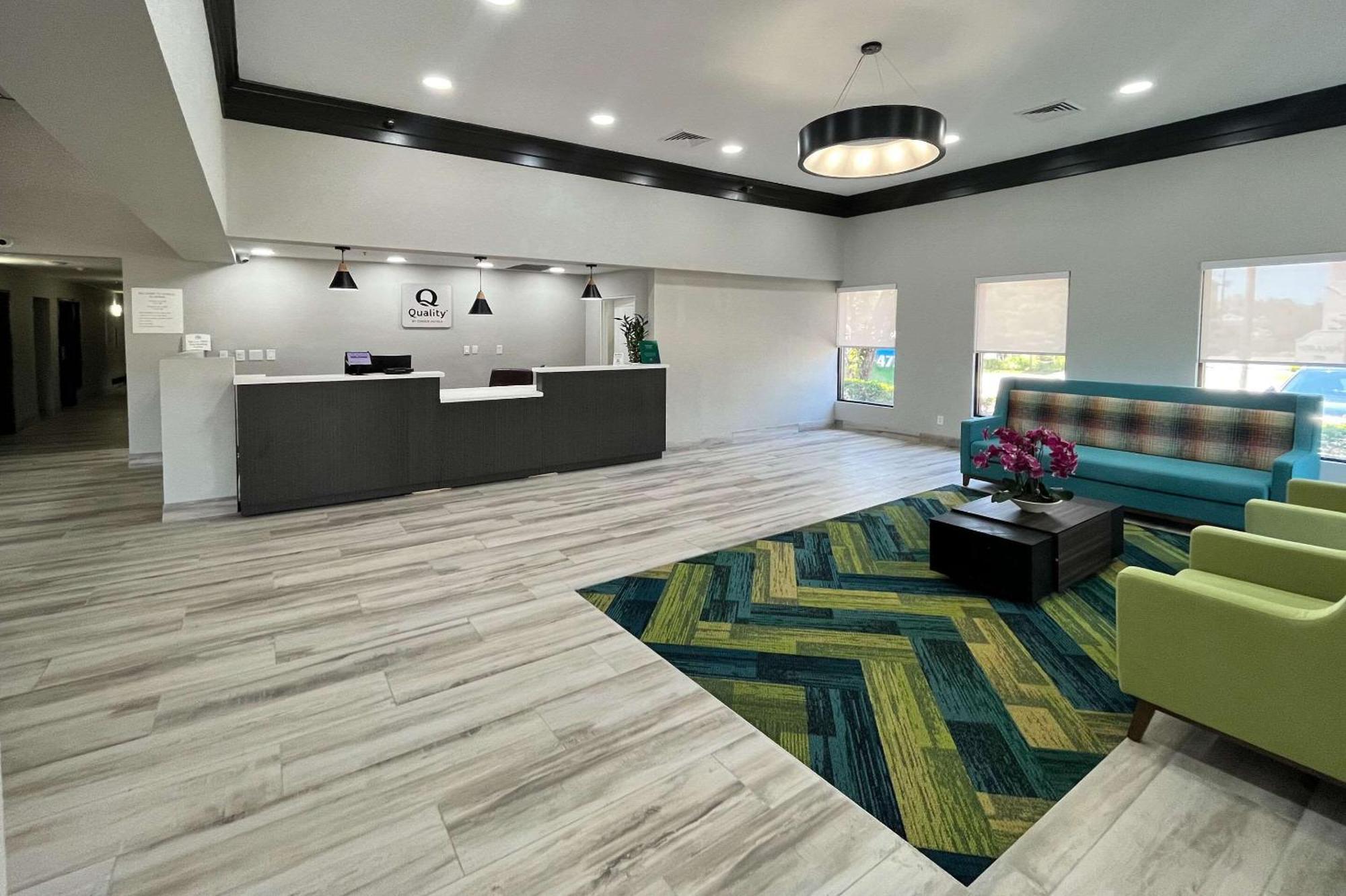 Quality Inn & Suites At Airport Blvd I-65 Mobile Eksteriør billede